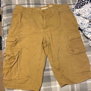 Men’s cargo shorts